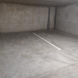 Places de parking dans parking privé sécurisé couvert proche aéroport